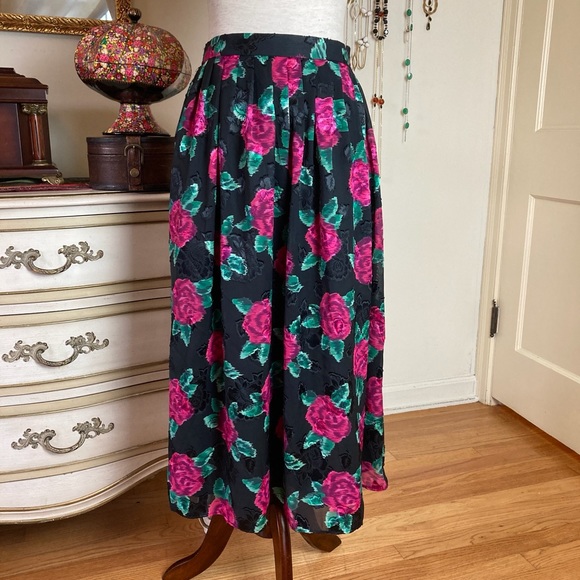 Koret Dresses & Skirts - Vintage 80s Black Floral Rose Midi Skirt Sz 8